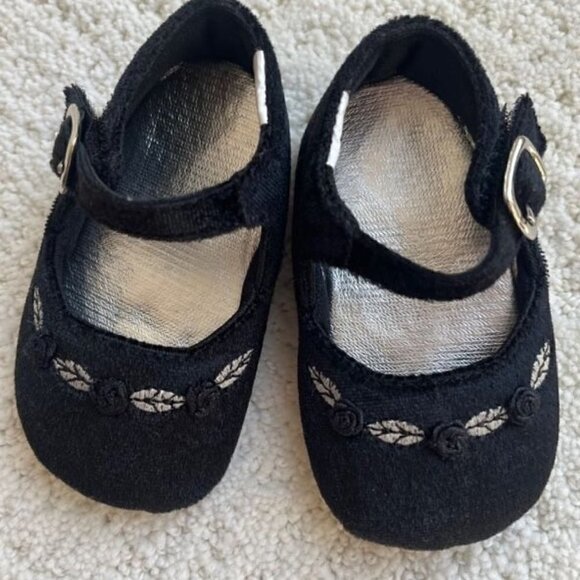 Girl's Black Mary Jane Soft Sole Shoes - Embroidered Leaves/Roses - Size 2 - Picture 1 of 6